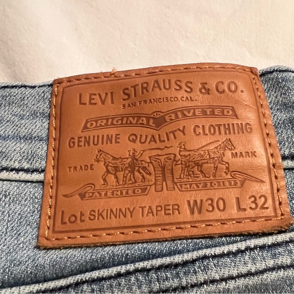 Levi’s Skinny Taper - 30X32 Distressed Light Blue Jeans - Picture 4 of 5